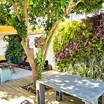דירה Orange Tree House